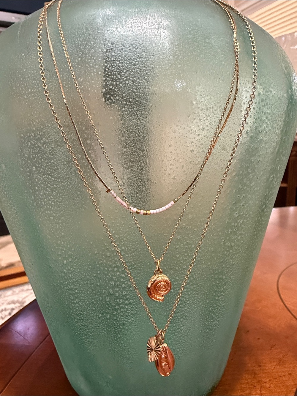 Gold Plated Layered Seashells and Heart Pendant Necklace Set from Anthropologie🔥 - Picture 2 of 16